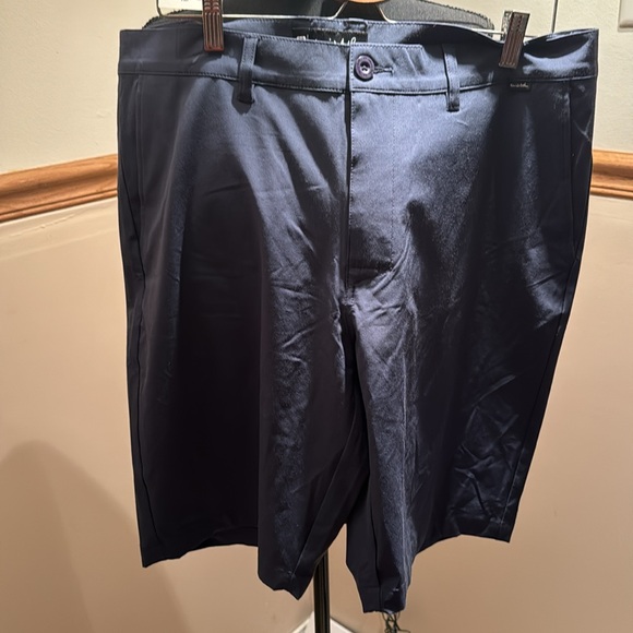 Travis Mathew prestige lifestyle performance shorts - Picture 8 of 9